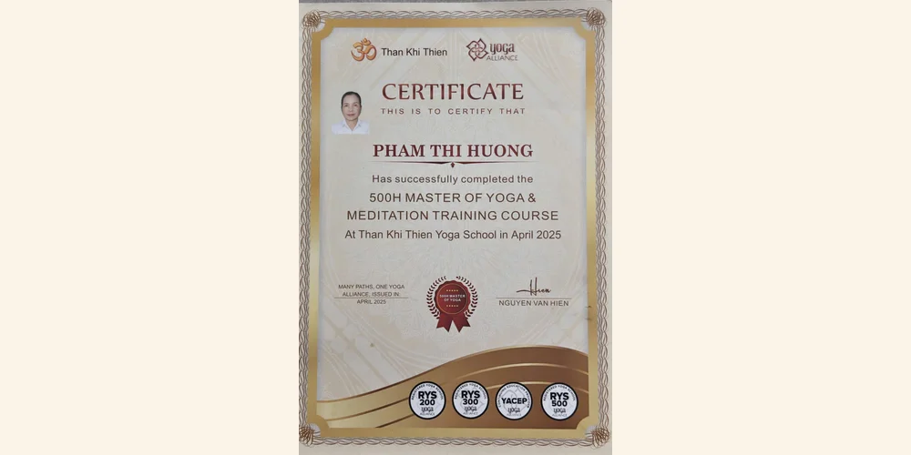 Chọn khoá huấn luyện viên yoga